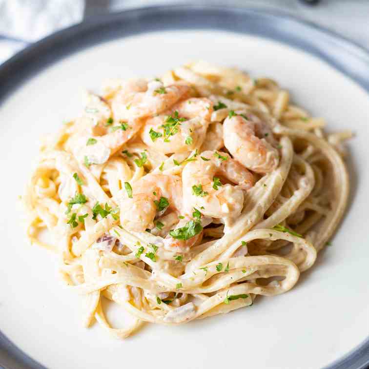 Creamy Garlic Shrimp Pasta