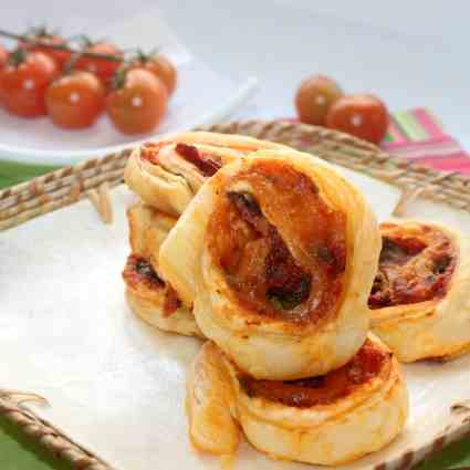 Tomato-Puff Pastry Pinwheels