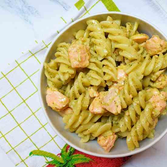 Italian Pesto Salmon Pasta