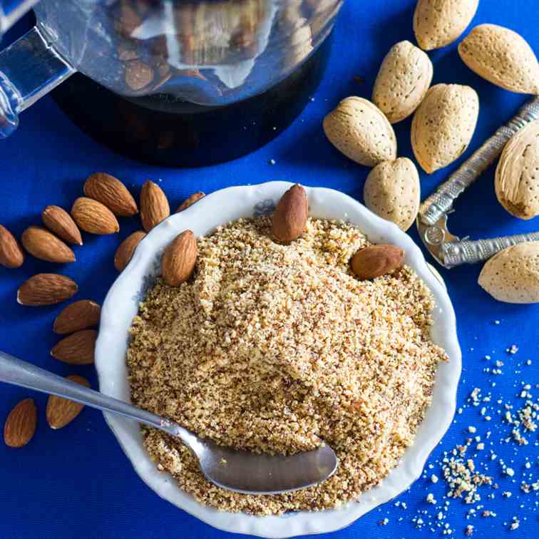 Finely chopped roasted Almonds