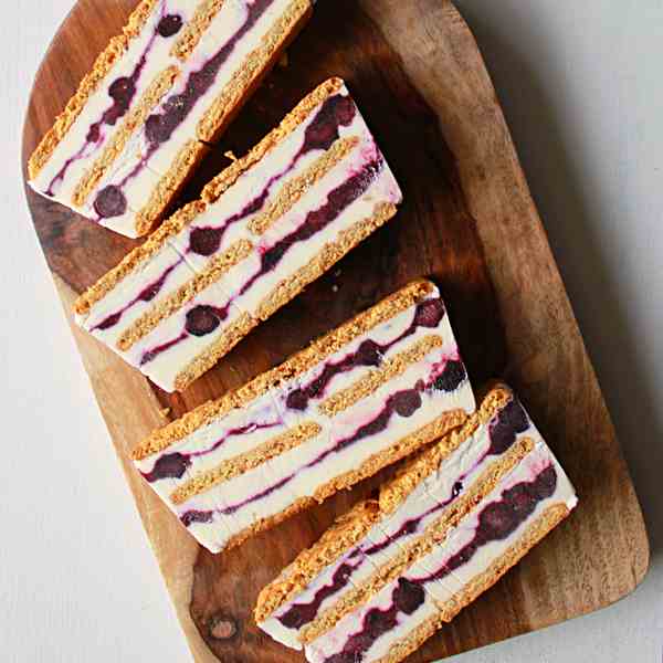 Blueberry lemon icebox cake