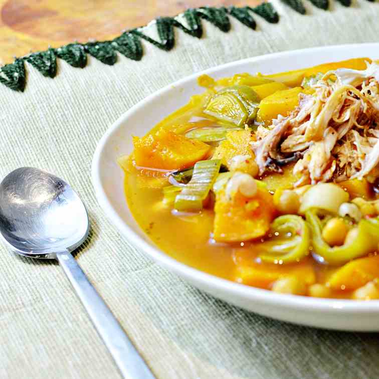 Pumpkin, chicken & chickpea soup