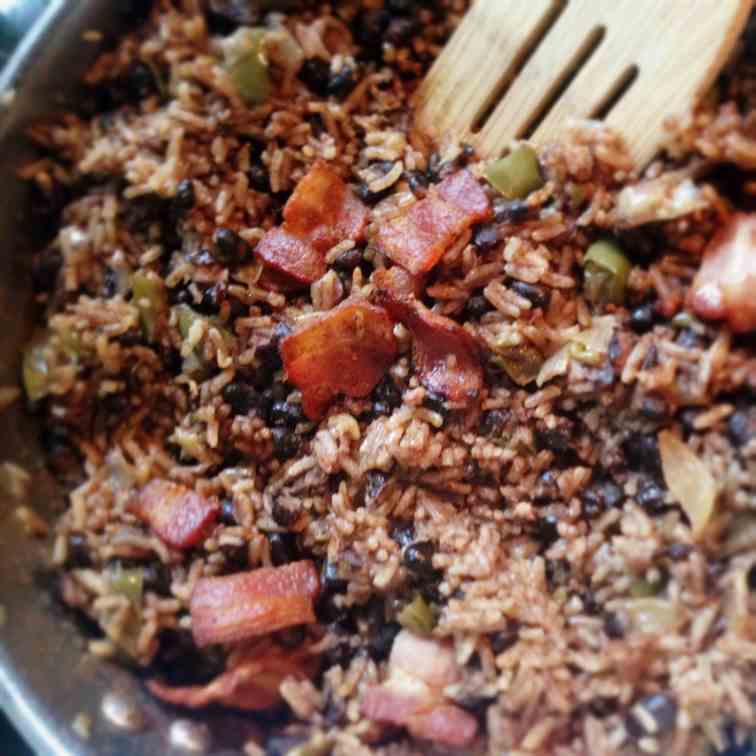 Congri (Cuban Black Beans and Rice)