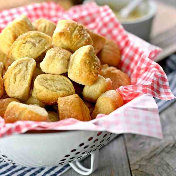 Easy Soft Pretzel Bites