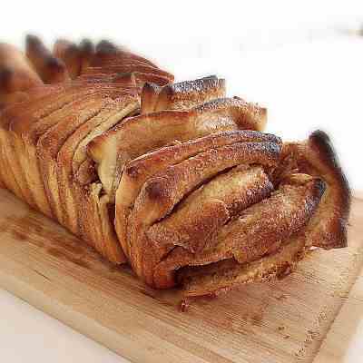 Cinnamon Sugar Leaves Pull-Apart Bread