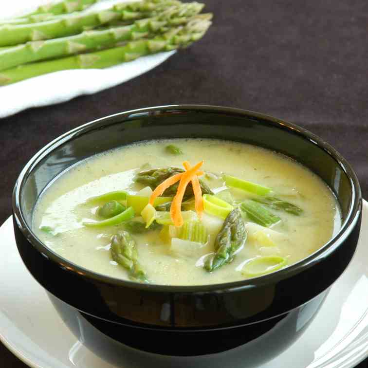 Cream of Asparagus and Leek Soup