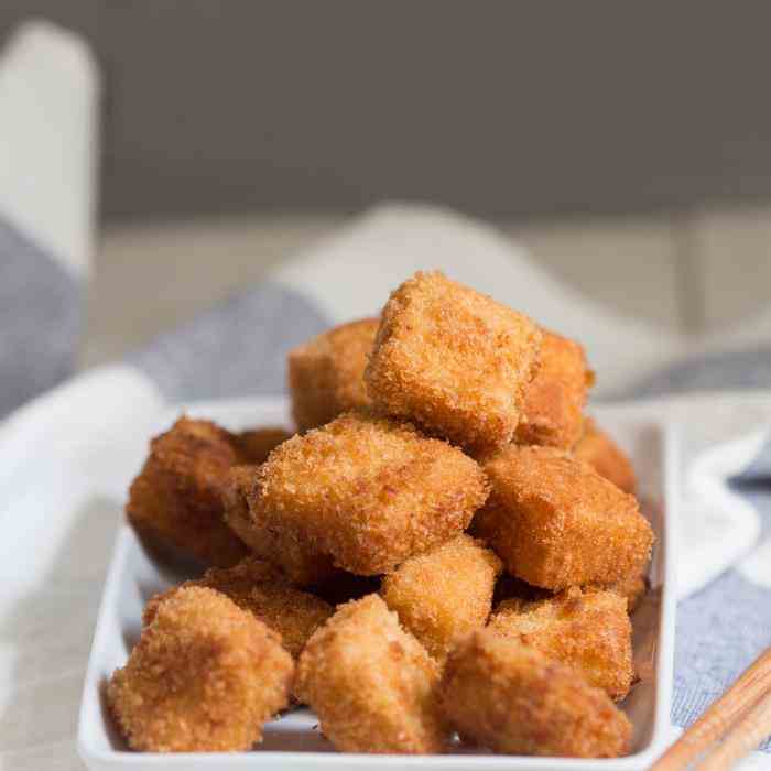 Tofu katsu with chilli sauce