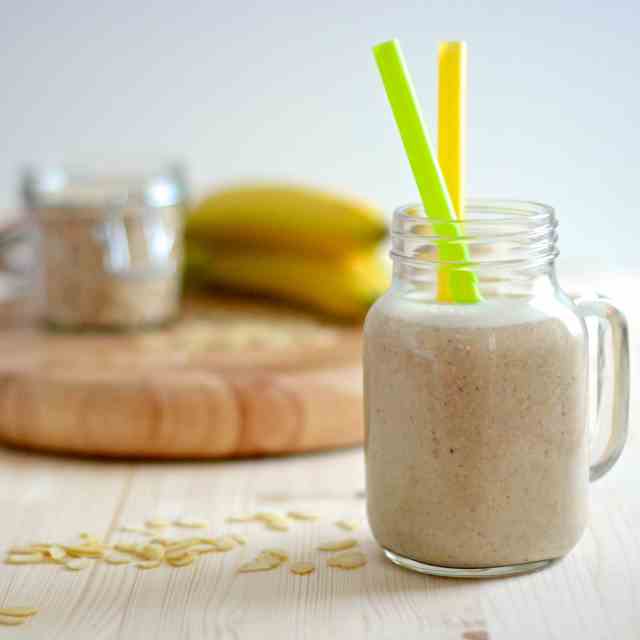 Banana and Almond Smoothie