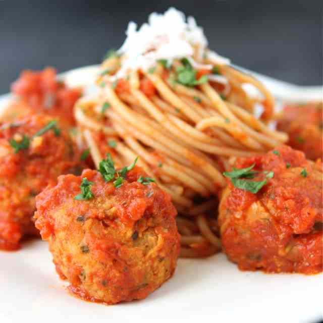 Cannellini Bean "Meatballs" w/Tomato Sauce