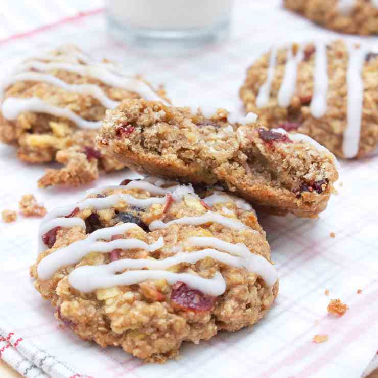 Apple Cinnamon Oatmeal Cookies