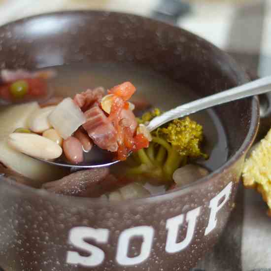 Slow Cooker Ham & Bean Soup