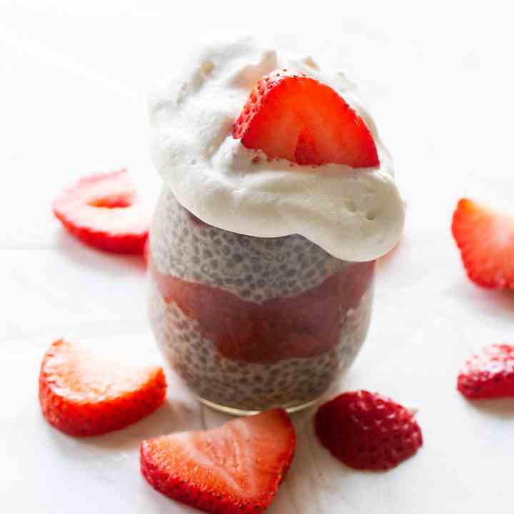 Strawberry Rhubarb Chia Pudding