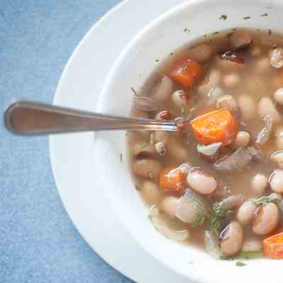 Slow Cooker Yellow Eye Bean Soup