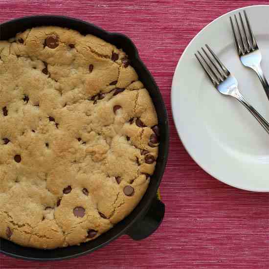 Skillet Chocolate Chip Cookie