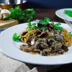 One Pan Mushroom Linguini Alfredo