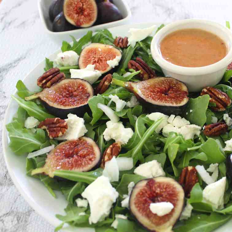 Fig, Goat Cheese and Pecans Salad