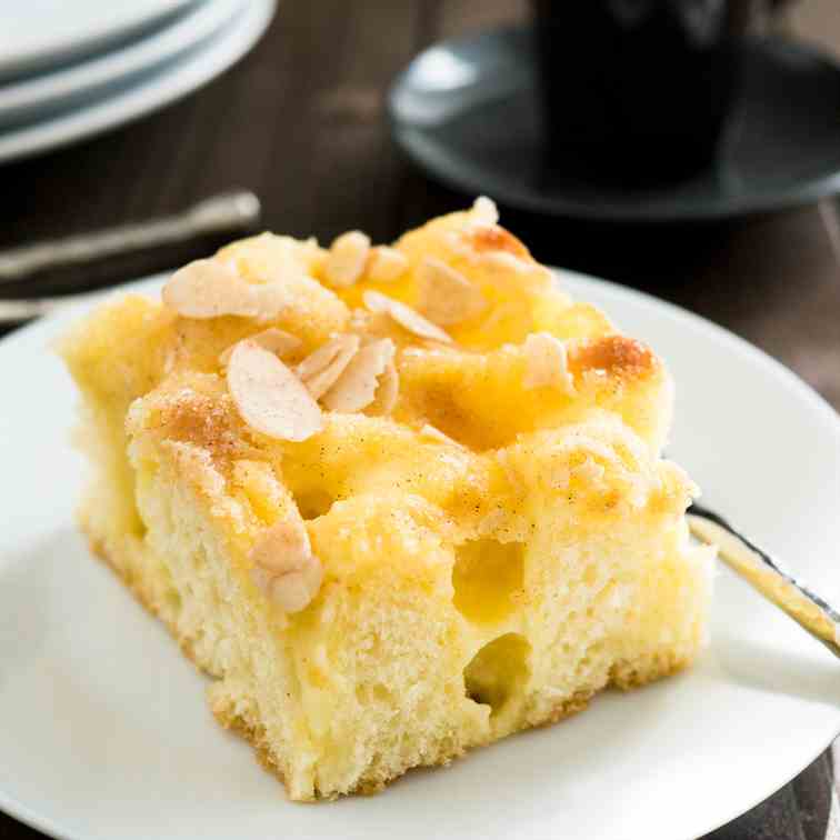 Vanilla Pastry Cream Almond Cake