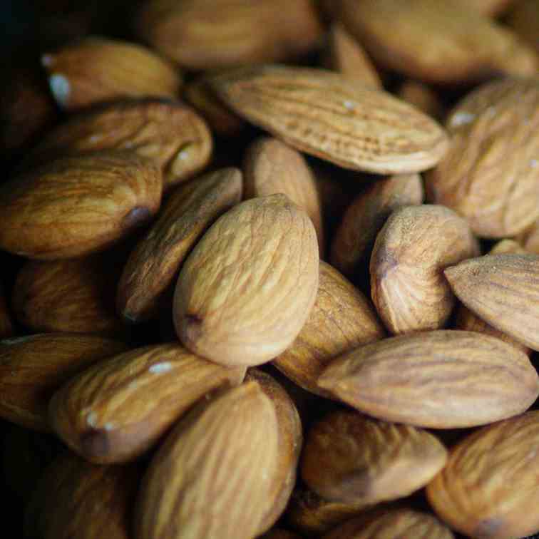 Eat Almonds To Lose Abdominal Fat!