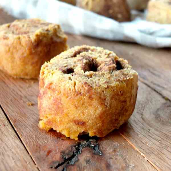 Paleo Pumpkin Cinnamon Rolls