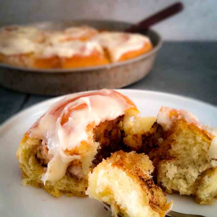 Cinnamon Rolls With Cream Cheese Frosting