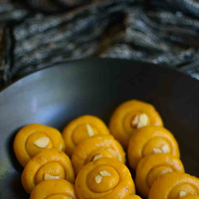 Chewy Aam Pedha - Mango Fudge