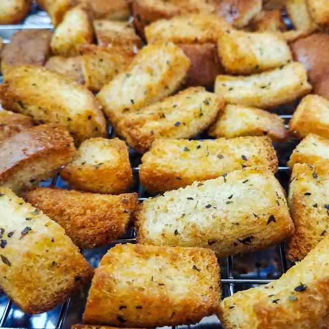 Bread Ends Croutons