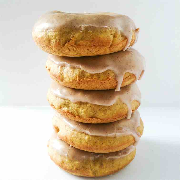 Baked Pumpkin Doughnuts with Maple Cinnamo