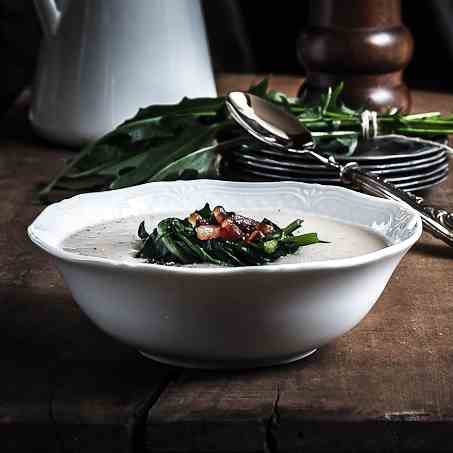 Mashed cannellini beans with bacon and cat