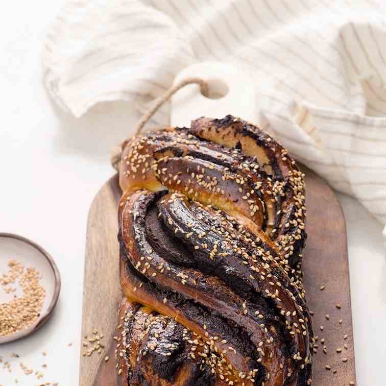 How to Make Chocolate Babka