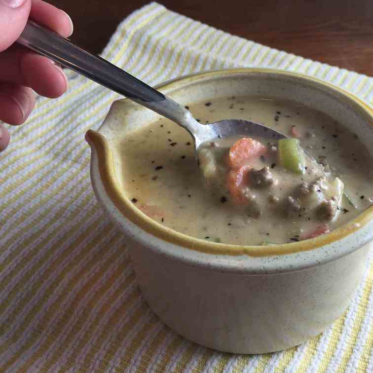 15-Minute Cheeseburger Soup