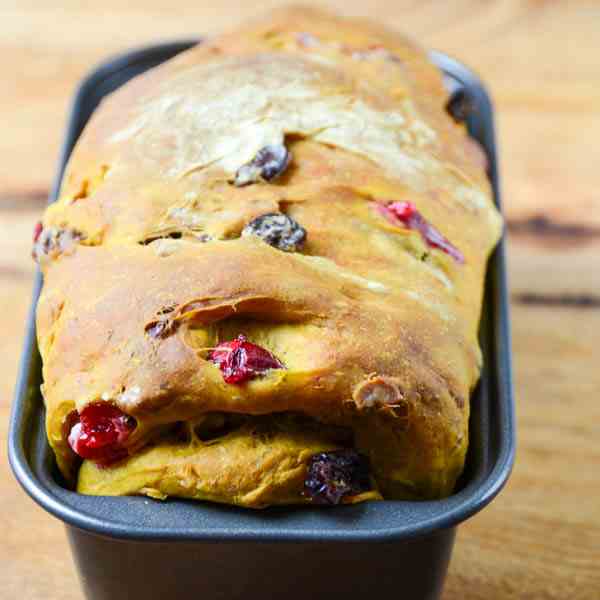 pumpkin walnut cranberry bread