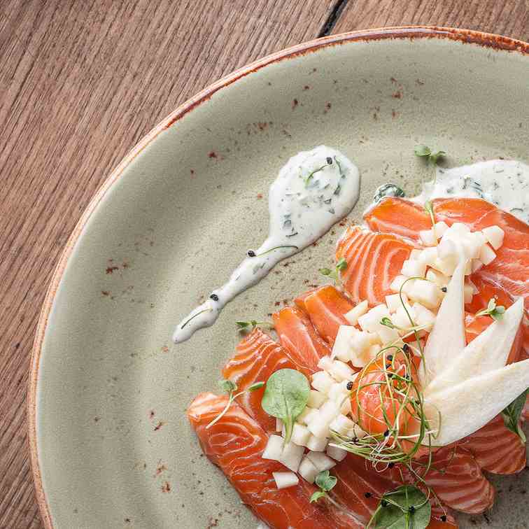 Marinated Salmon with Pear and Yogurt Sauc