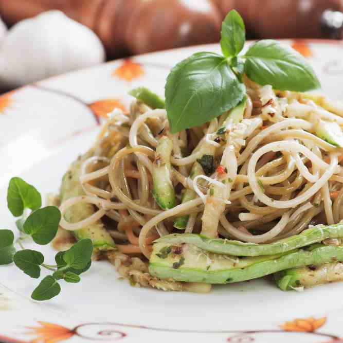 Simple Avocado Chow Mein Recipe