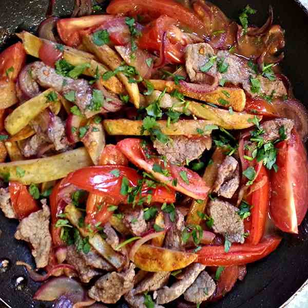 Lomo saltado