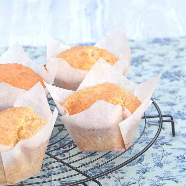 Macadamia nut muffins and butter noisette
