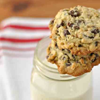 Chocolate Chip Oatmeal Cookies