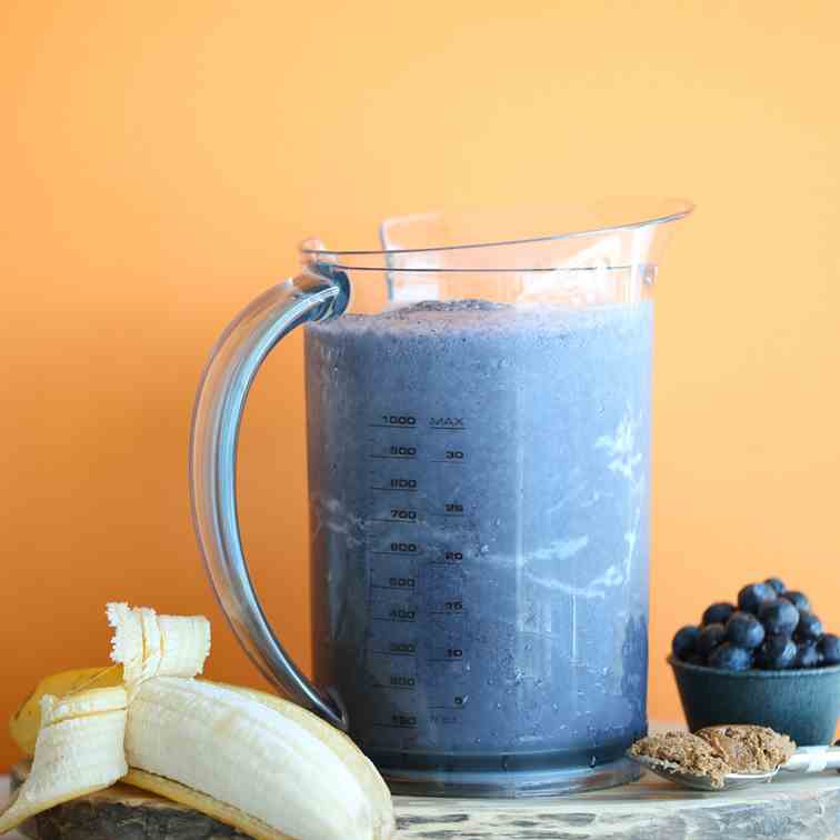 Creamy Banana Blueberry Smoothie