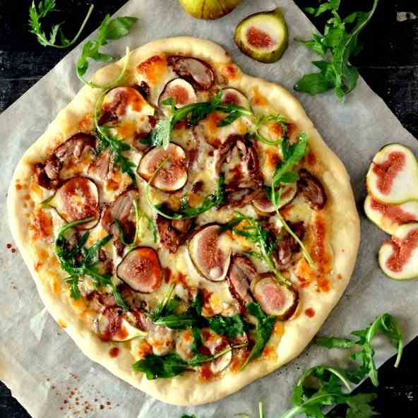ROAST DUCK PIZZA WITH FRESH FIGS AND ROCKE