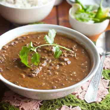 Cowpeas in onion and tomato gravy