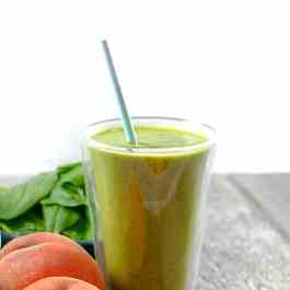 Peaches and Cream Green Smoothie