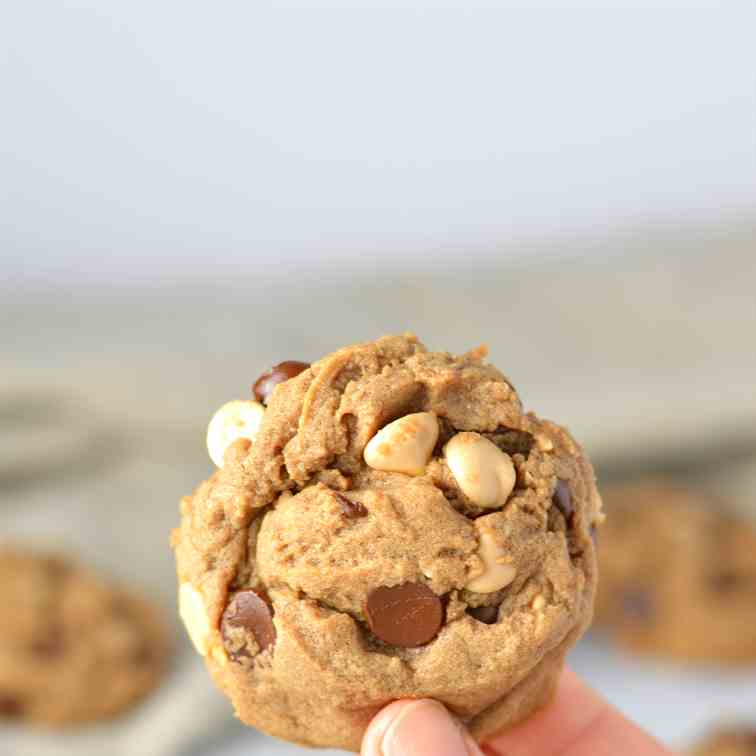 Caramel Nutella Chocolate Chip Cookie