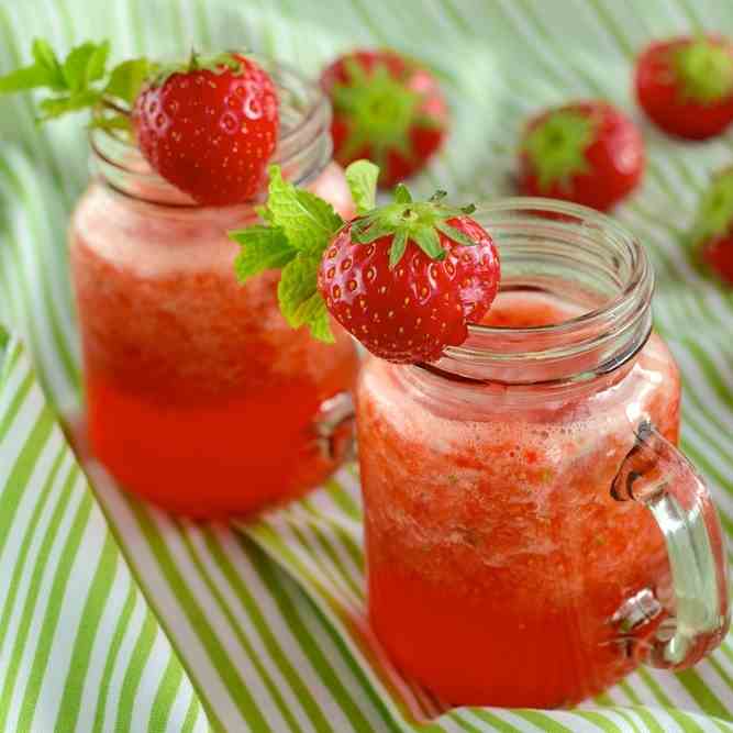 How To Make Strawberry Lemonade