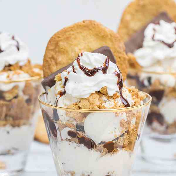 Signature Cookie Ice Cream Sundae