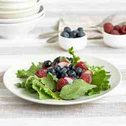 Lettuce & fruits salad with honey
