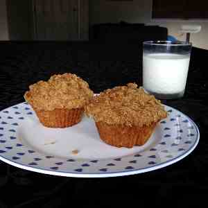 Banana & walnut muffins