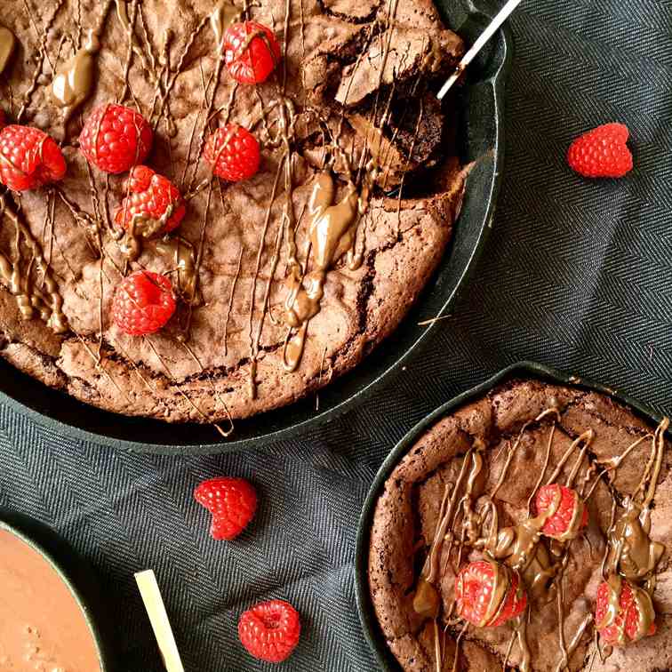 Gooey chocolate skillet brownie