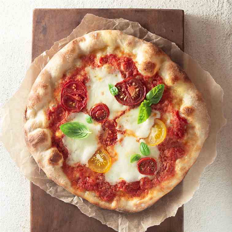 Heirloom Tomato Margherita Pizza