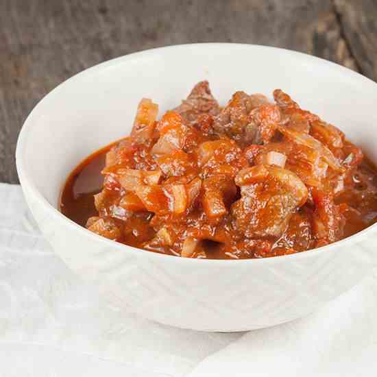 Beef sirloin in red wine sauce casserole