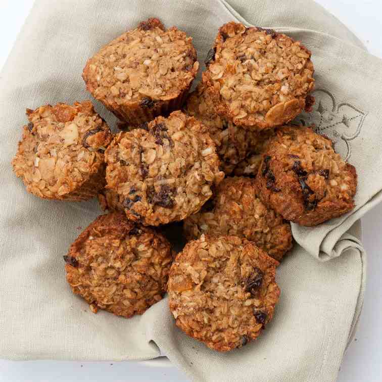 Fruit and Oatmeal Breakfast Bites