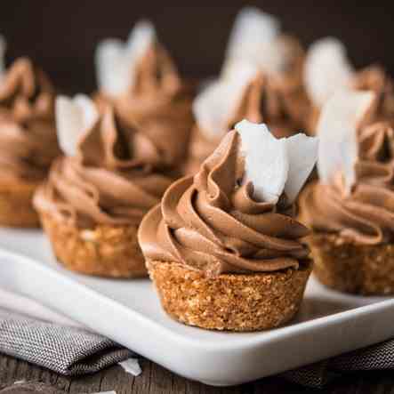Coconut tartlets with chocolate
